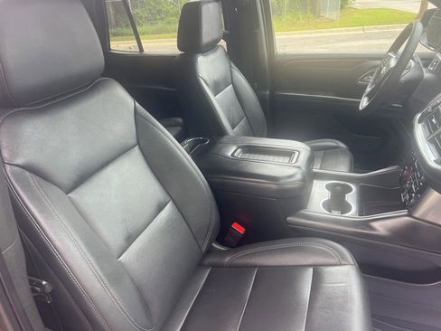 Used 2022 Chevrolet Tahoe Z71 w/ Luxury Package AWD/4WD image 12