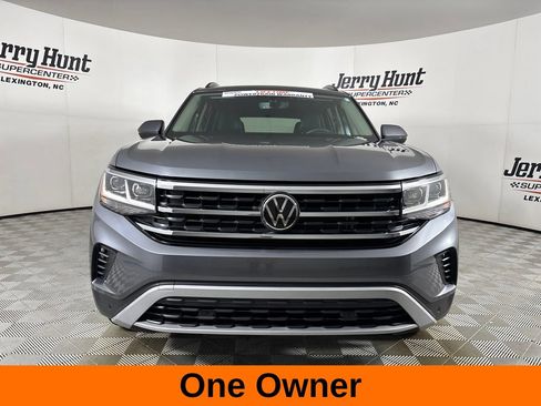 Used 2023 Volkswagen Atlas SE w/ Panoramic Sunroof Package FWD image 3
