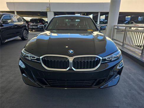 Certified 2025 BMW 330i Sedan w/ Convenience Package image 2