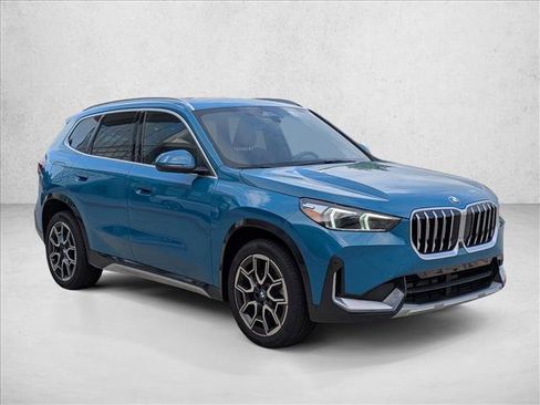Used 2025 BMW X1 xDrive28i AWD/4WD image 3