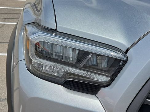 Certified 2023 Toyota Tacoma TRD Off-Road AWD/4WD image 8