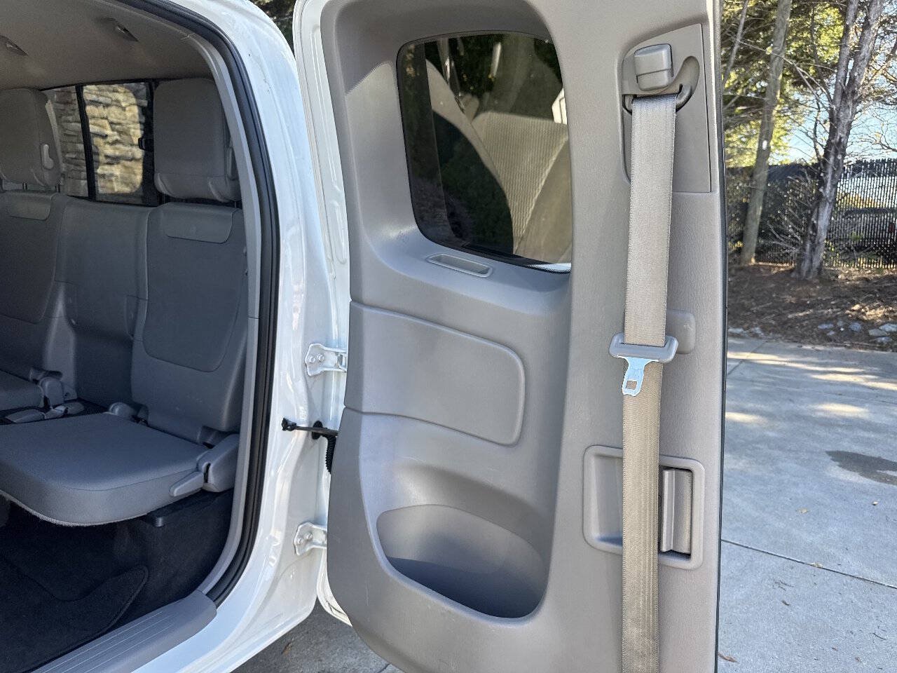 Used 2015 Toyota Tacoma 2WD Access Cab w/ SR5 Package image 13
