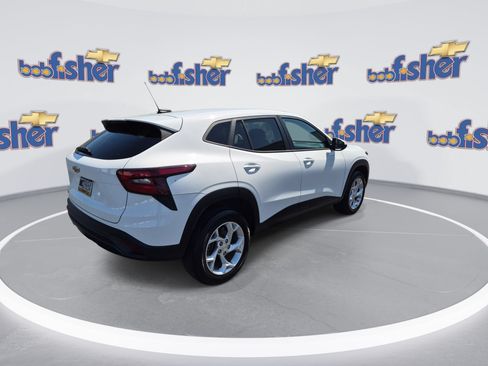 Certified 2024 Chevrolet Trax LS w/ LS Convenience Package FWD image 8