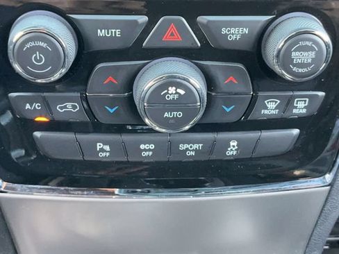 Used 2021 Jeep Grand Cherokee Trailhawk w/ Trailhawk Luxury Group AWD/4WD image 28