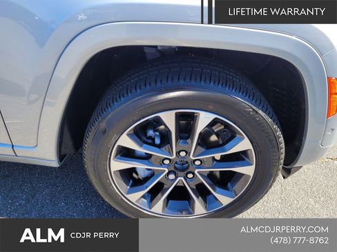 New 2025 Jeep Grand Cherokee Overland w/ Luxury Tech Group IV AWD/4WD image 15