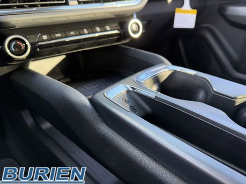 New 2026 Chevrolet Equinox EV LT image 16