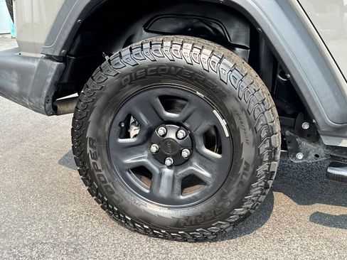 Used 2020 Jeep Wrangler Unlimited Sport AWD/4WD image 9