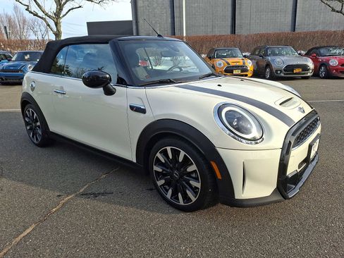 Used 2022 MINI Cooper S w/ Signature Upholstery Package image 27
