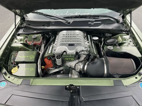 Used 2018 Dodge Challenger SRT Hellcat RWD image 42