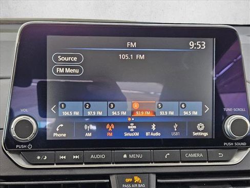 Used 2025 Nissan Altima 2.5 SV FWD image 11