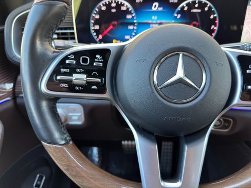 Used 2022 Mercedes-Benz GLS 580 4MATIC image 24