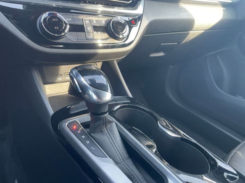 Used 2025 Buick Envista Sport Touring image 41