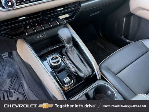 Certified 2024 GMC Canyon Denali image 17