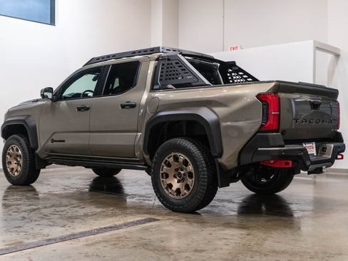 Used 2024 Toyota Tacoma 4x4 Double Cab Hybrid image 7