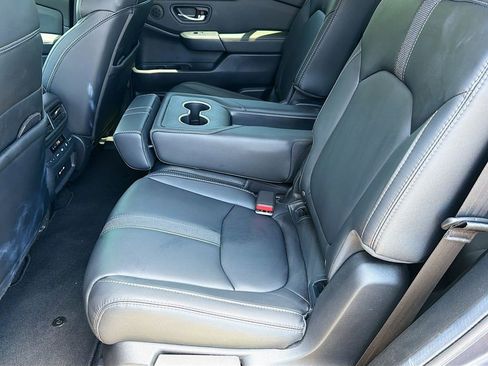 Used 2025 Honda Pilot EX-L image 24