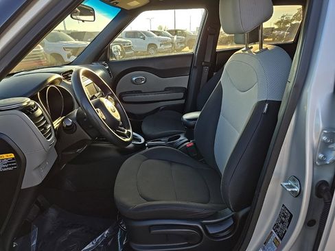 Used 2018 Kia Soul image 13