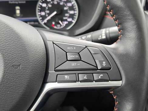 Used 2025 Nissan Sentra SR w/ SR Premium Package image 33