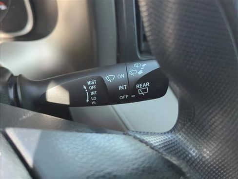 Used 2014 Toyota RAV4 LE FWD image 21