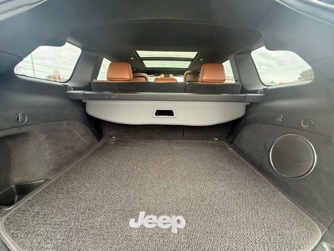 Used 2018 Jeep Grand Cherokee Summit w/ Platinum Series Group AWD/4WD image 32