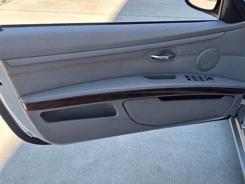 Used 2009 BMW 335i Convertible RWD image 35