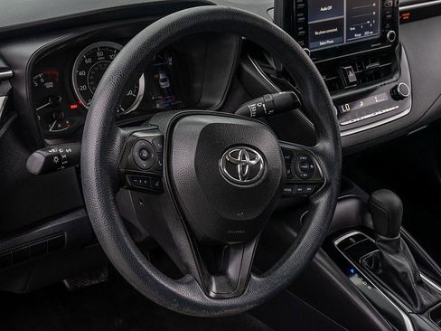 Used 2022 Toyota Corolla LE image 23
