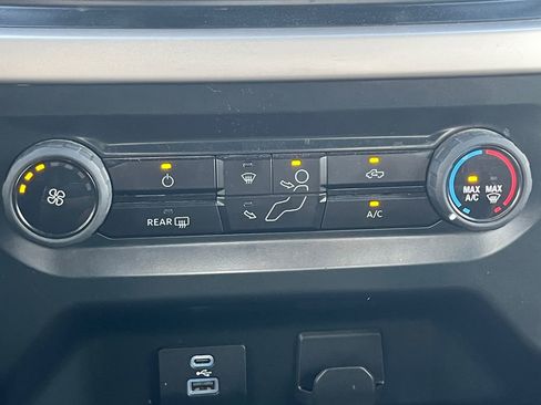 Used 2023 Ford F150 XLT image 4