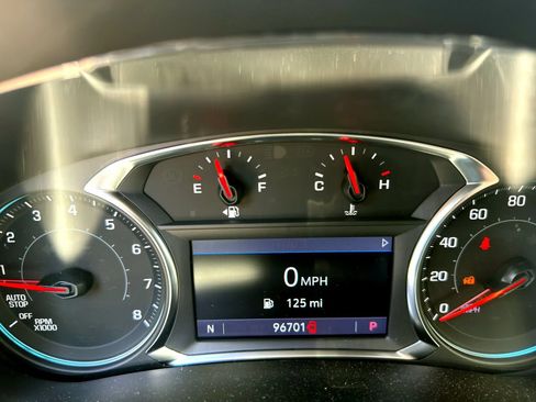 Used 2022 Chevrolet Equinox Premier AWD/4WD image 21