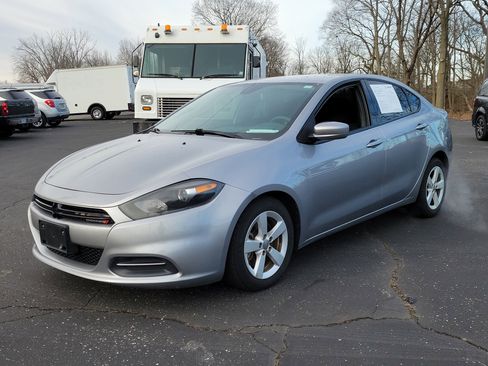 Used 2016 Dodge Dart SXT image 2
