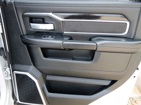 Used 2021 RAM 2500 Laramie w/ Night Edition image 44