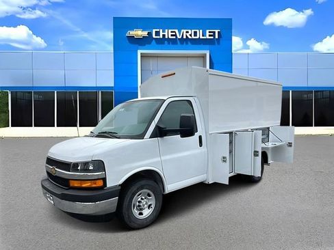 New 2026 Chevrolet Express 3500 w/ Power Convenience Package image 7