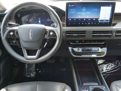 Used 2023 Lincoln Corsair Reserve AWD/4WD image 15
