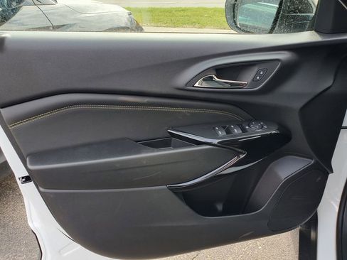 New 2026 Chevrolet Trax LT w/ Midnight Edition FWD image 7