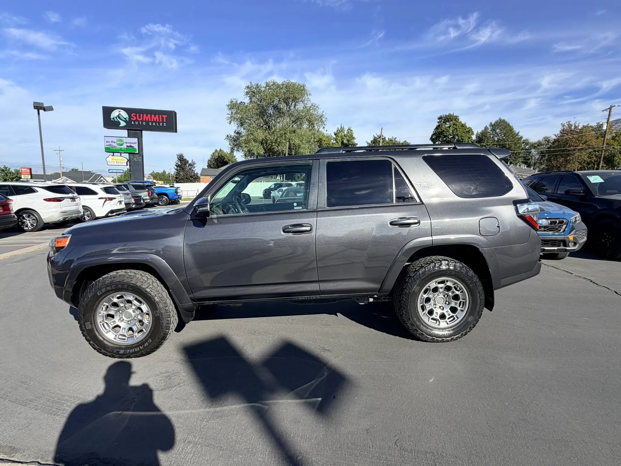 Used 2020 Toyota 4Runner TRD Off-Road Premium w/ Moonroof Package AWD/4WD image 7