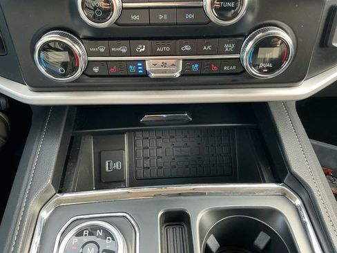 Used 2024 Ford Expedition XLT image 23