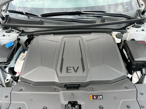 New 2025 Hyundai Ioniq 5 SEL image 78