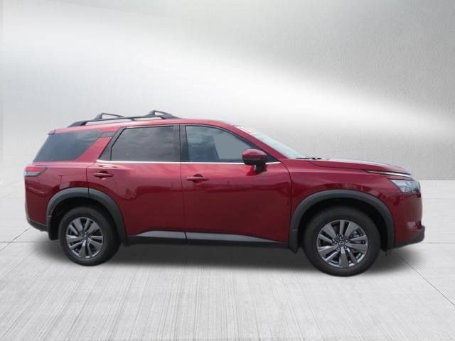 Used 2025 Nissan Pathfinder SV AWD/4WD image 2