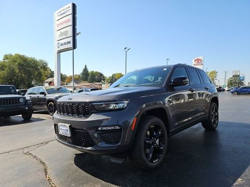 New 2025 Jeep Grand Cherokee Limited w/ Luxury Tech Group II image 5