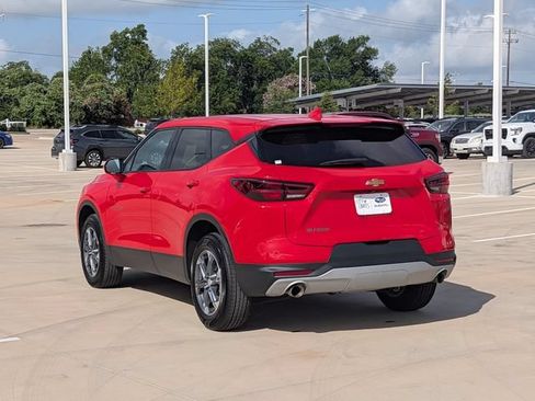 Used 2025 Chevrolet Blazer LT FWD image 4