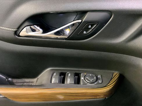 Used 2021 GMC Acadia SLE w/ Driver Convenience Package image 34