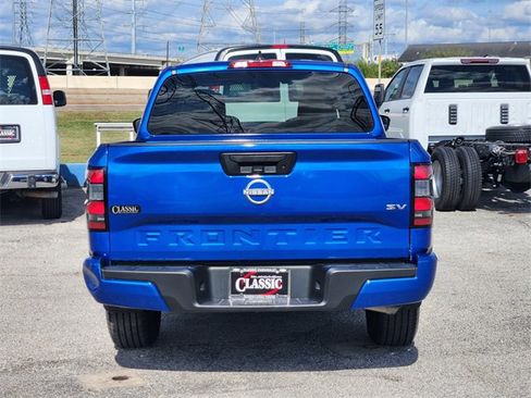 Used 2024 Nissan Frontier SV image 6