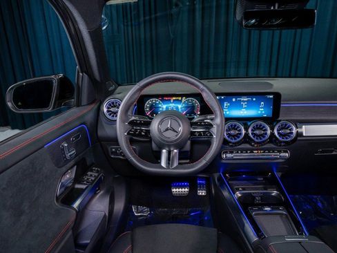 New 2026 Mercedes-Benz GLB 250 4MATIC image 15