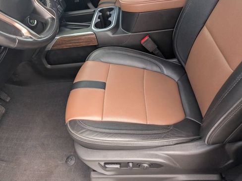 Used 2022 Chevrolet Silverado 1500 High Country w/ Technology Package AWD/4WD image 24