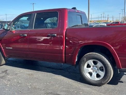 Used 2025 RAM 1500 Big Horn AWD/4WD image 4