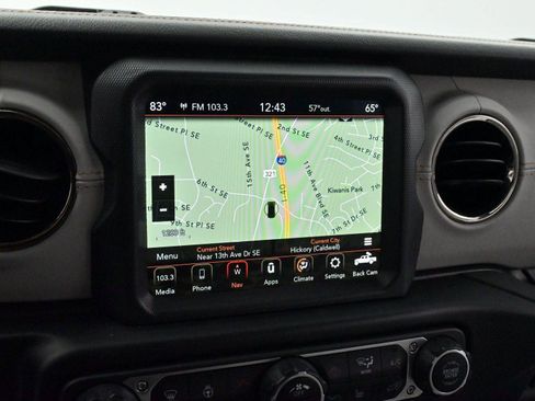 Used 2022 Jeep Gladiator Overland image 19