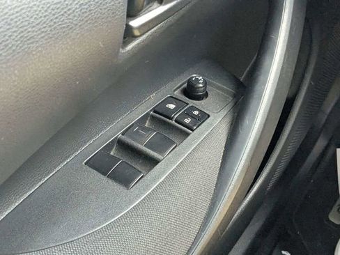 Used 2022 Toyota Corolla LE FWD image 18