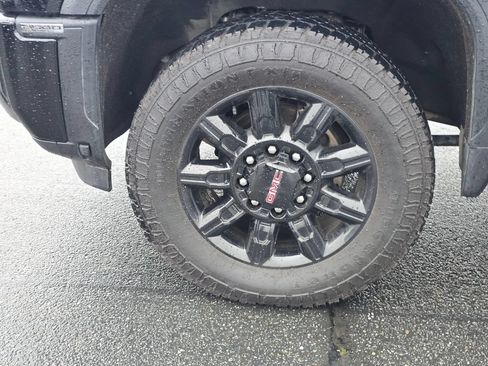 Used 2024 GMC Sierra 2500 AT4 w/ AT4 Premium Plus Package AWD/4WD image 10