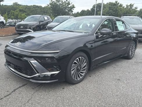 New 2026 Hyundai Sonata Limited FWD image 3