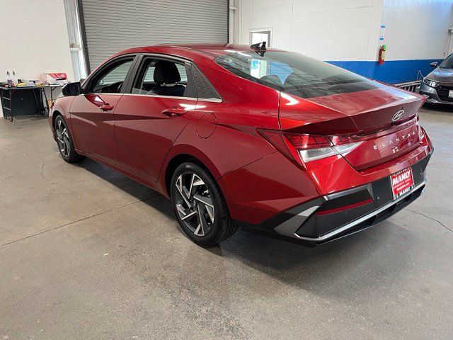 Used 2024 Hyundai Elantra Limited FWD image 5