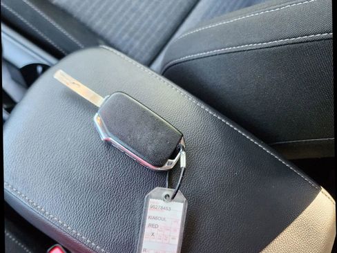 Used 2021 Kia Soul S image 19