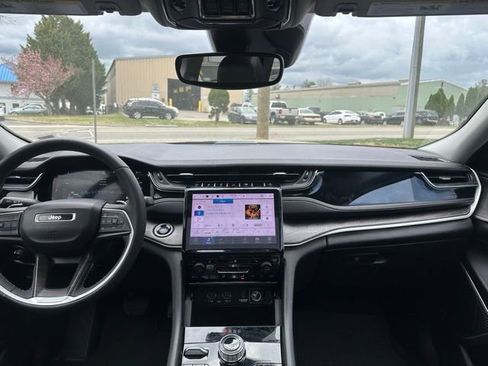 Used 2023 Jeep Grand Cherokee 4WD 4xe image 27